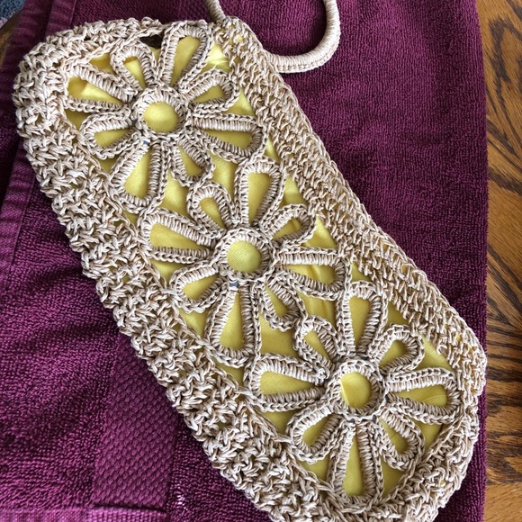 Handbags - Straw wristlet